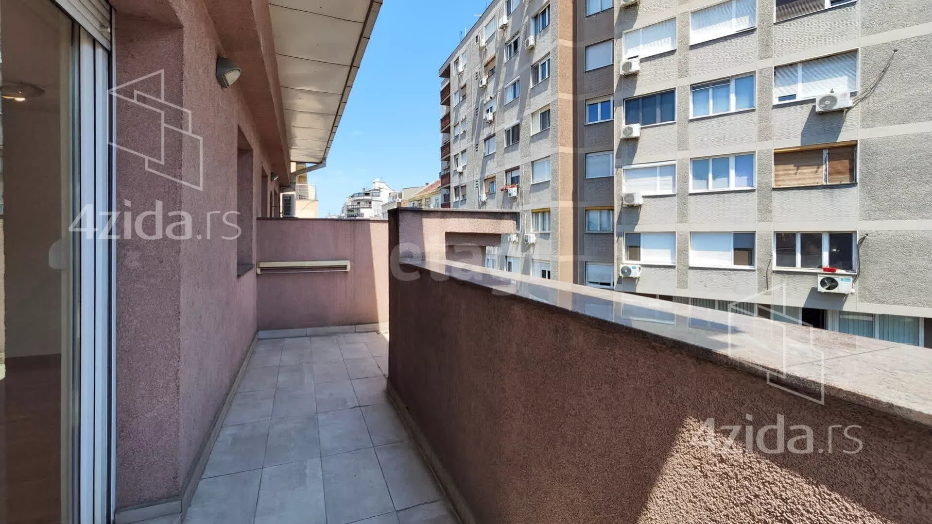 Troiposoban stan | 4zida