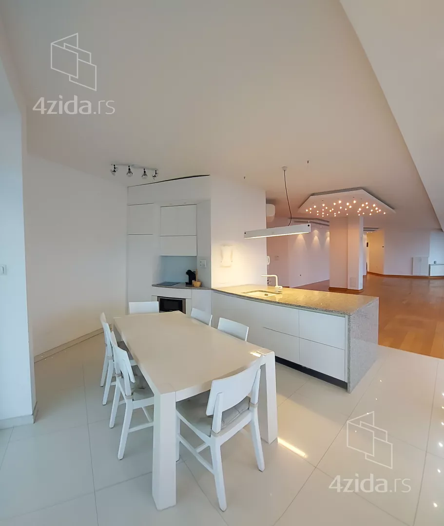 Petosoban stan | 4zida