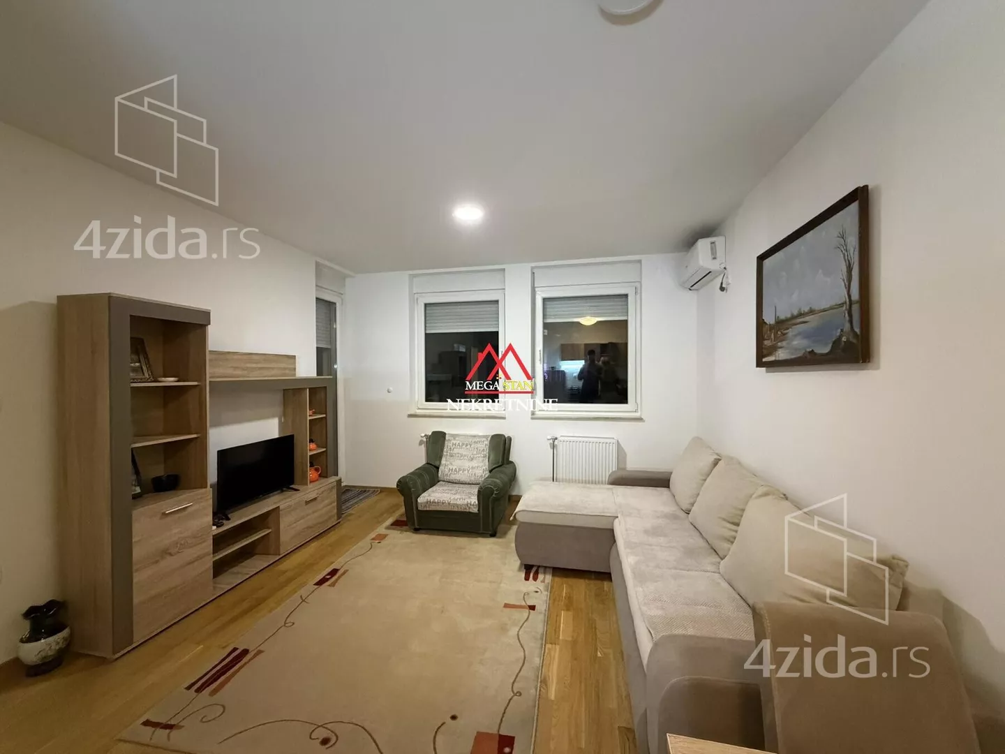 Jednoiposoban stan | 4zida