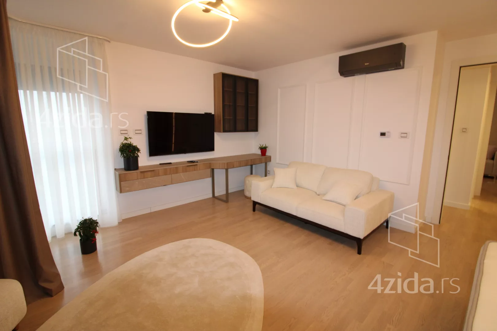 Šestosoban stan | 4zida