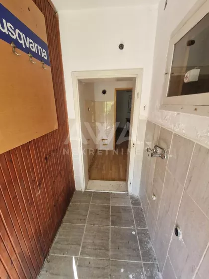 Okolne lokacije | 4zida.rs