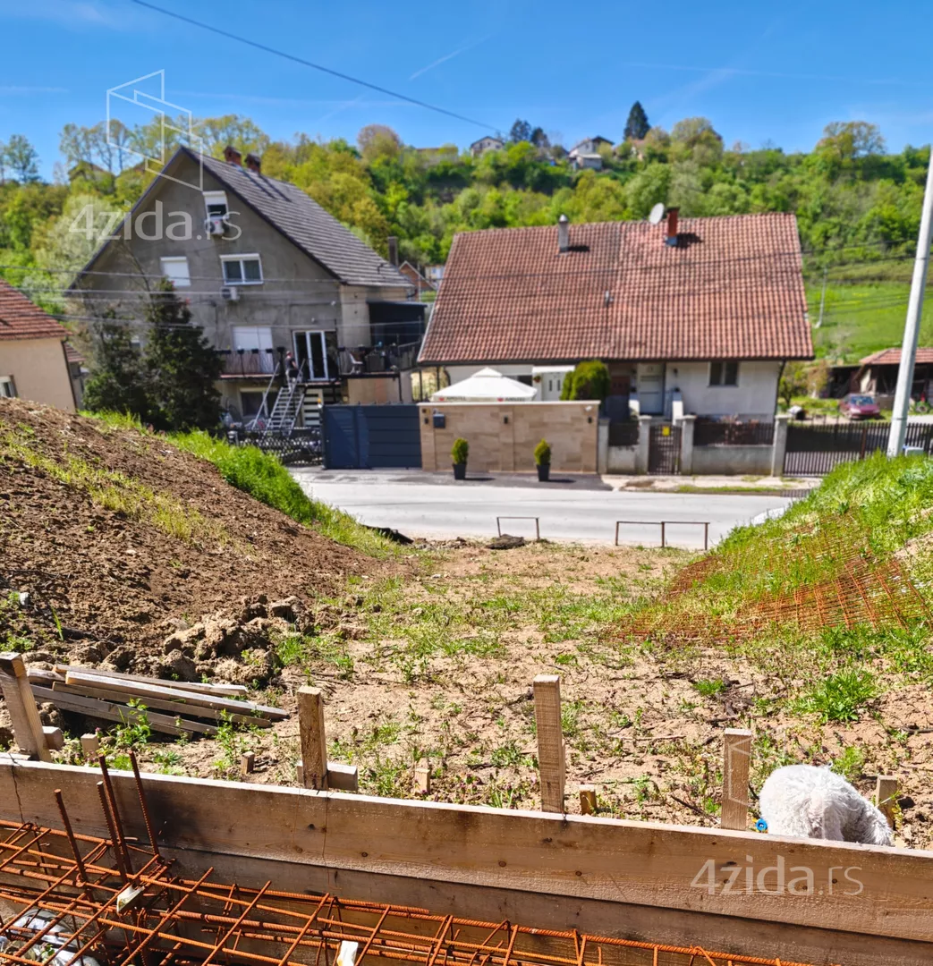 Građevinsko zemljište | 4zida