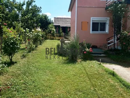 Božurova | 4zida.rs