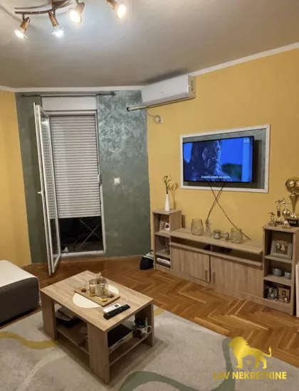 RUMENAČKA | 4zida.rs