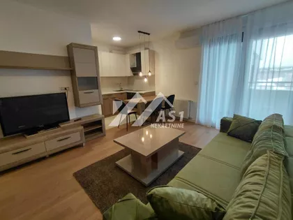 Heroja Pinkija | 4zida.rs