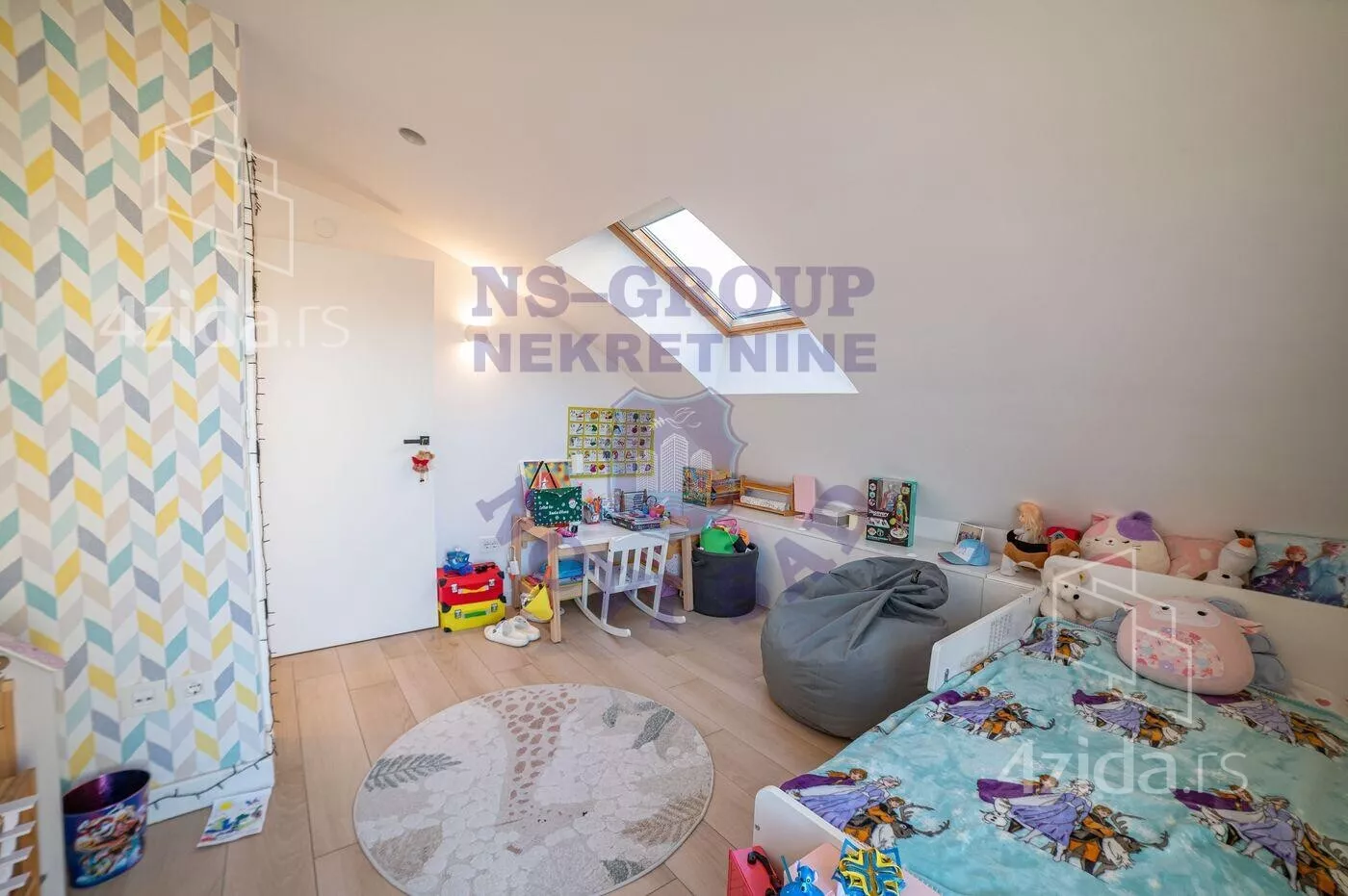 Petosoban stan | 4zida