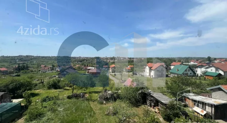 Šestosoban stan | 4zida