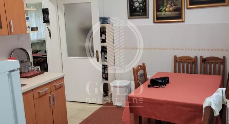 Četvoroiposoban stan | 4zida