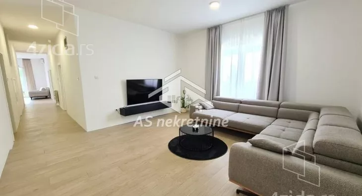 Šestosoban stan | 4zida