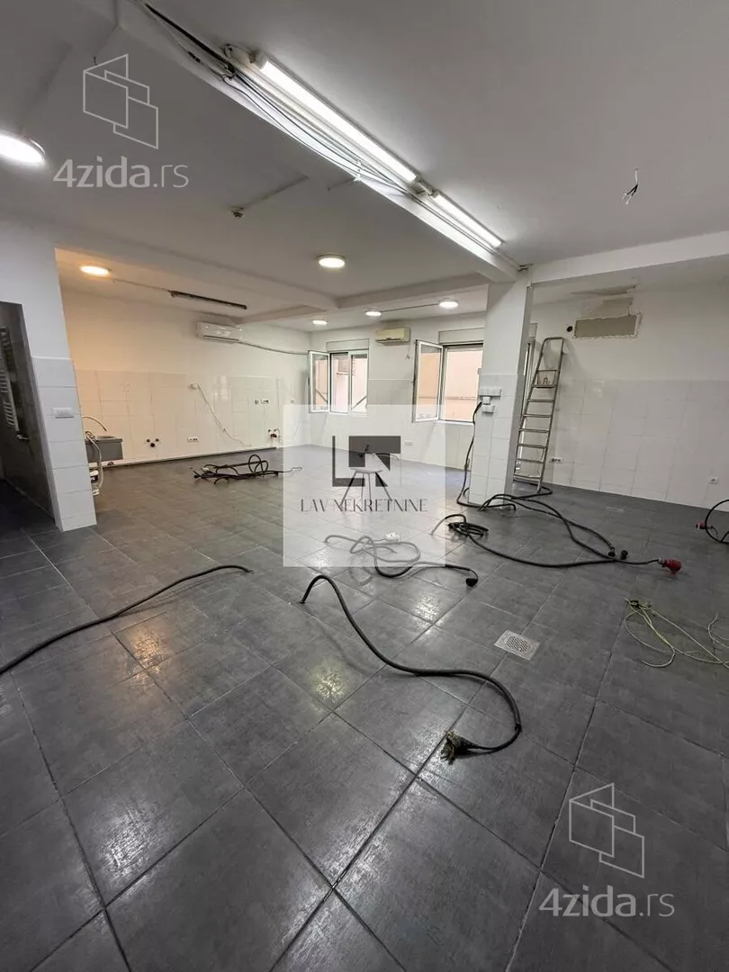 Poslovni prostor | 4zida