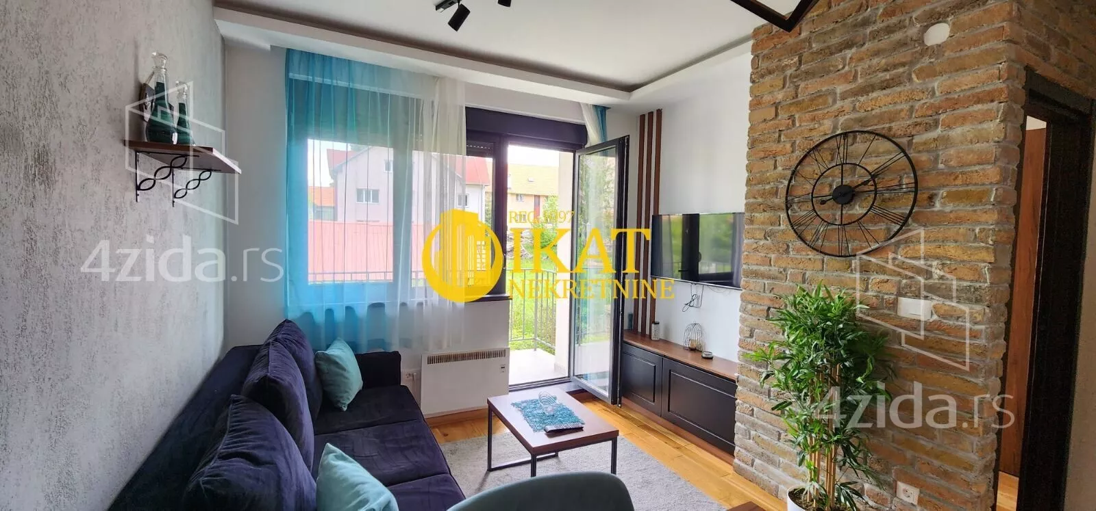 Jednoiposoban stan | 4zida