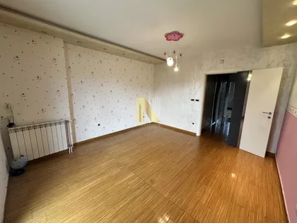 Lipov Gaj | 4zida.rs