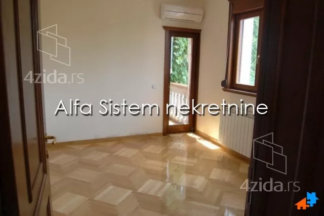 Šestosoban stan | 4zida