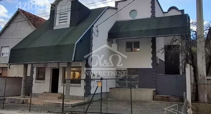 Poslovna zgrada | 4zida