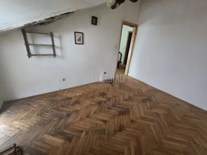 Bata Lakina | 4zida.rs