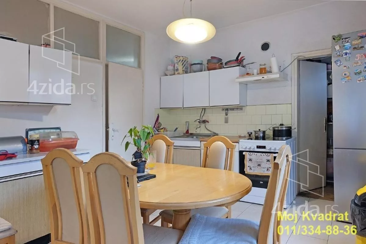 Četvoroiposoban stan | 4zida