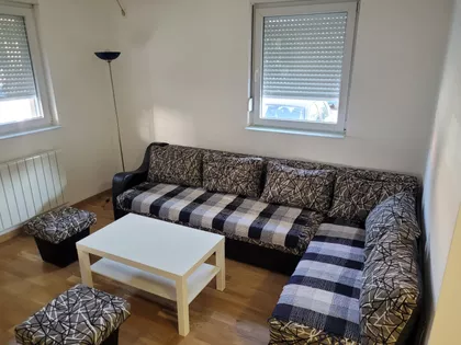 Ugrinovački Put 47B | 4zida.rs