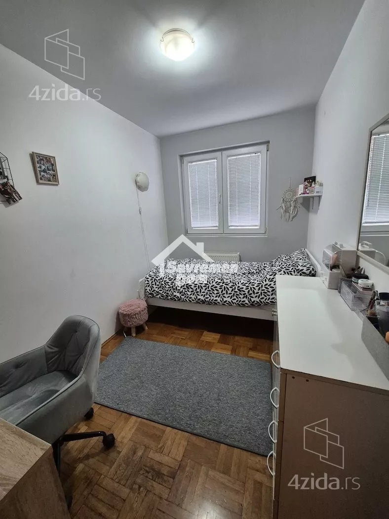 Šestosoban stan | 4zida