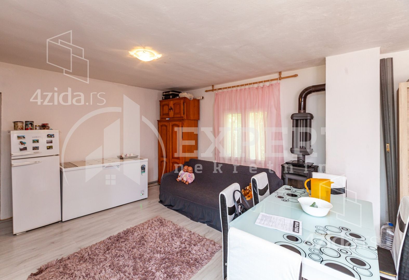 House in Gradska opština Crveni Krst, Vrtište - More