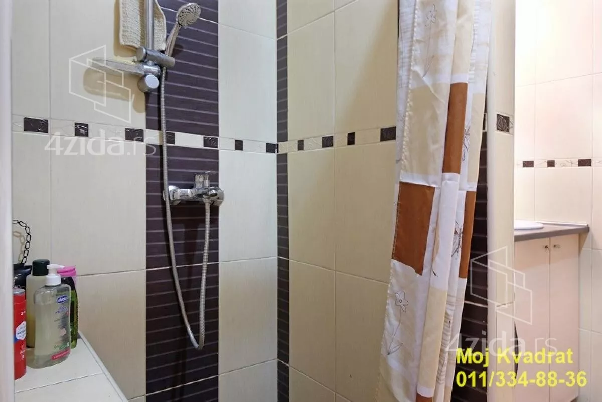 Šestosoban stan | 4zida