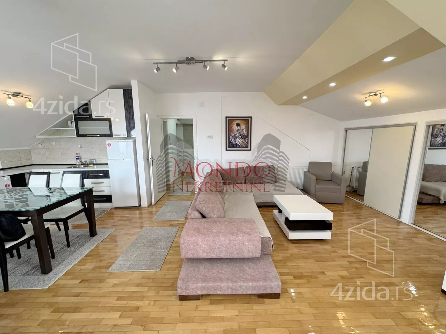 Jednoiposoban stan | 4zida