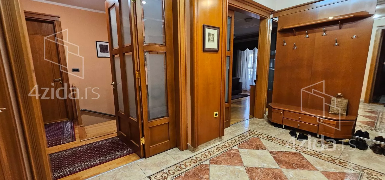 Petosoban stan | 4zida