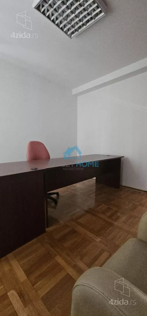 Poslovna zgrada | 4zida