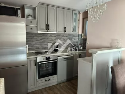 Petra Drapšina | 4zida.rs