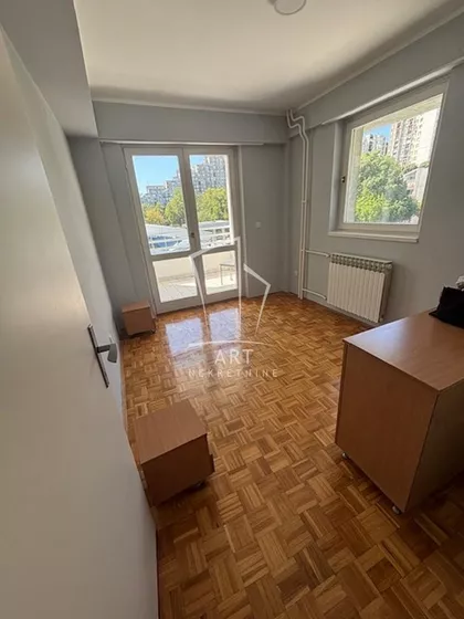 Gandijeva | 4zida.rs