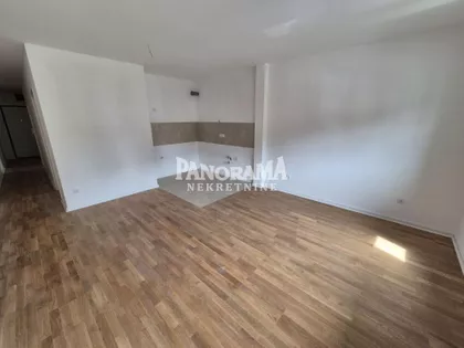 Crnogorska | 4zida.rs