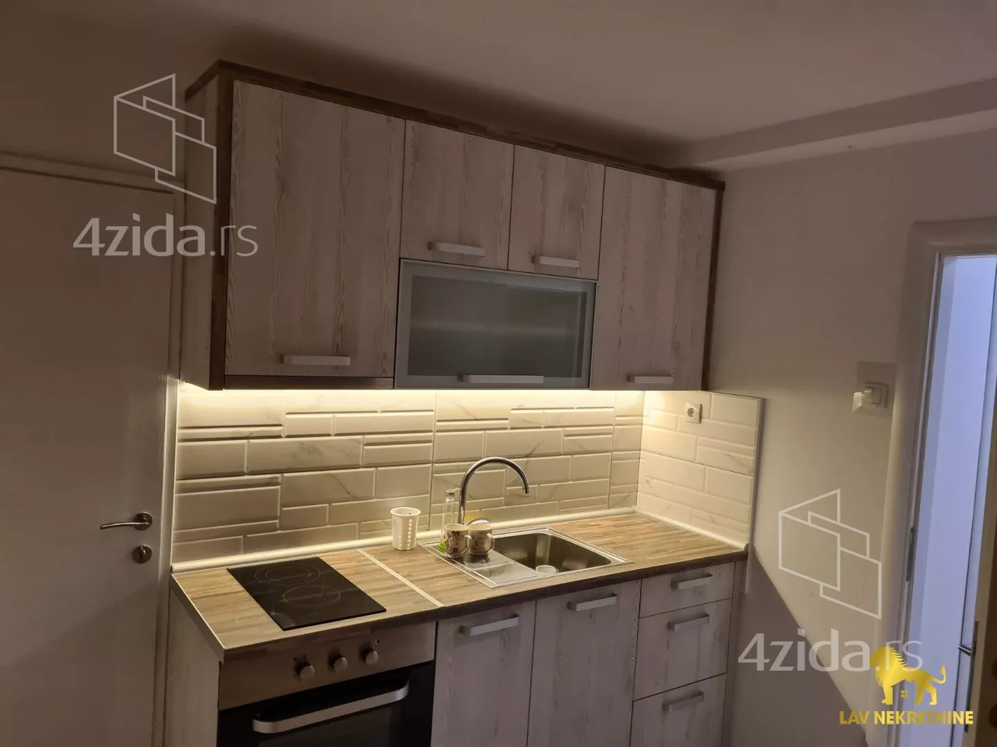 Jednoiposoban stan | 4zida