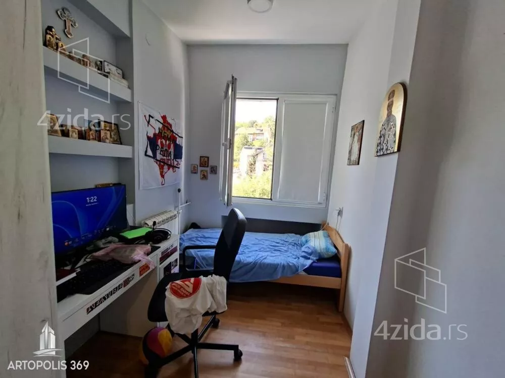 Troiposoban stan | 4zida