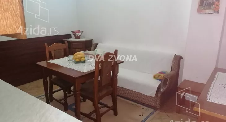 Poslovna zgrada | 4zida