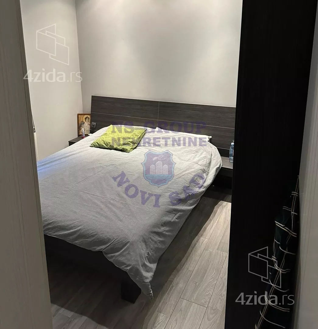 Šestosoban stan | 4zida