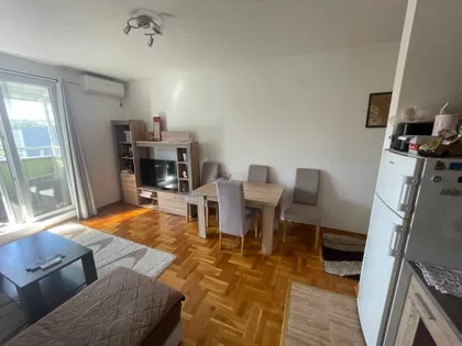 Davorina Jenka 3A | 4zida.rs