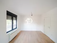 Šestosoban stan | 4zida