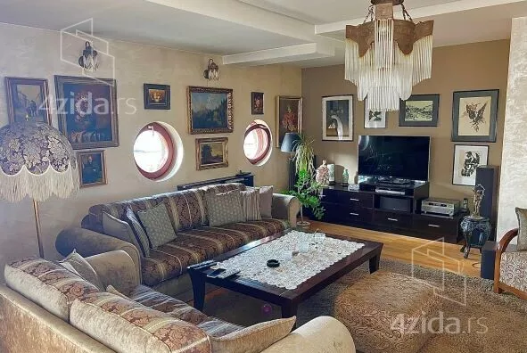 Šestosoban stan | 4zida