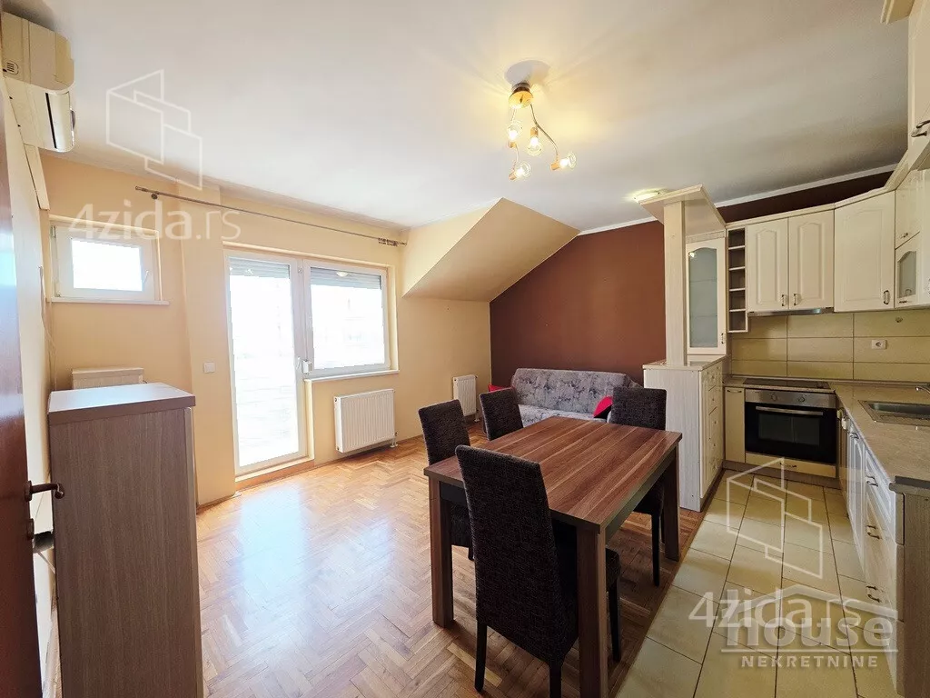 Dvoiposoban stan | 4zida