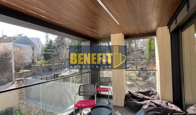 Poslovna zgrada | 4zida