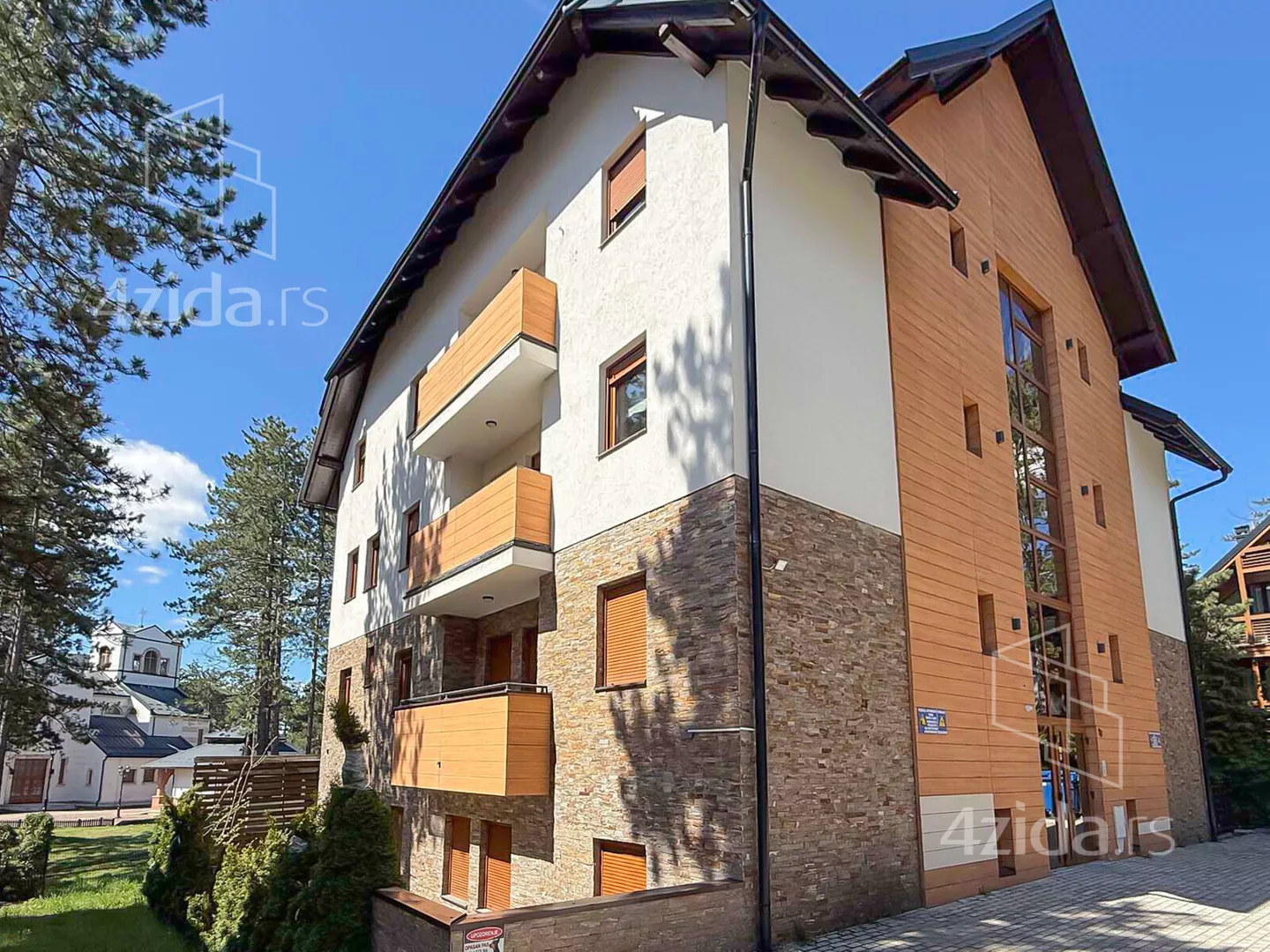 Jednoiposoban stan | 4zida