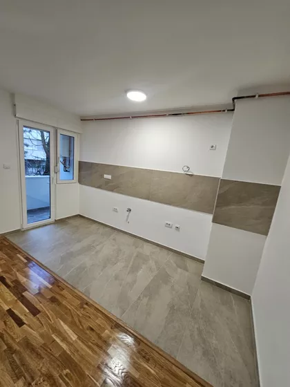 Cara Dušana | 4zida.rs