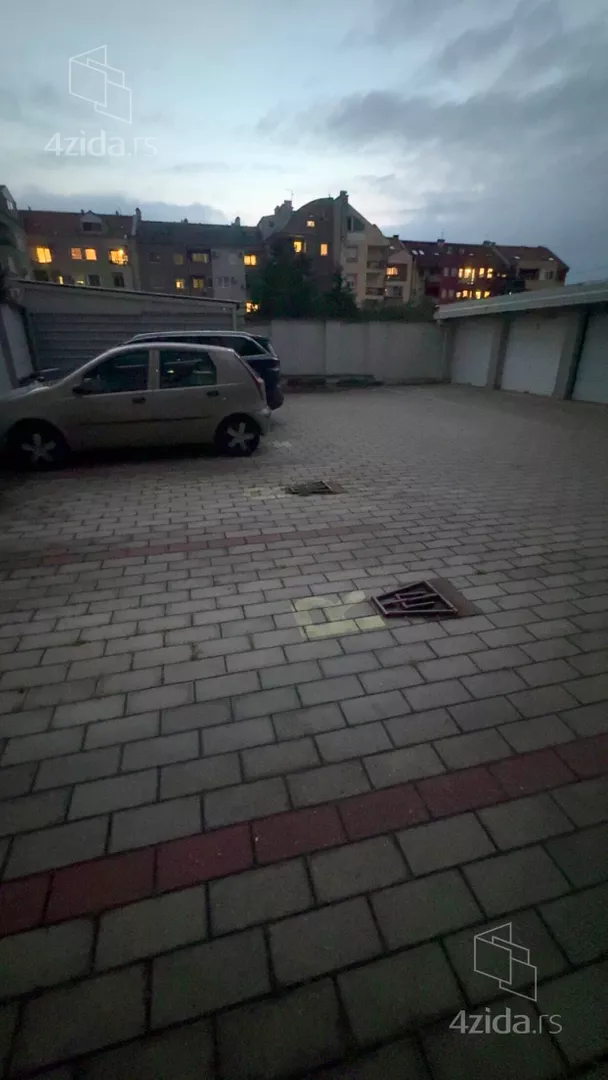 Parking | 4zida
