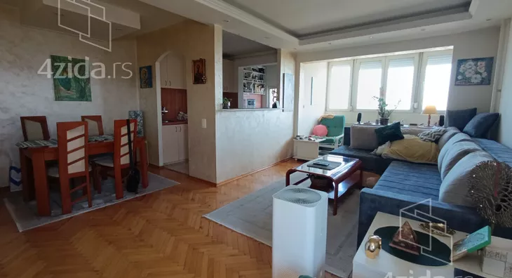 Troiposoban stan | 4zida