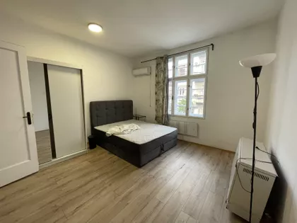 Vukov Spomenik | 4zida.rs