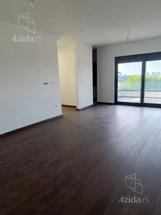 Četvoroiposoban stan | 4zida