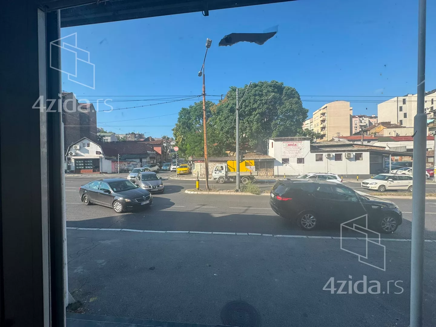 Lokal | 4zida