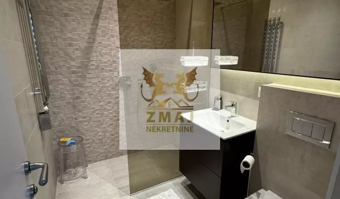 Sedmosoban stan | 4zida