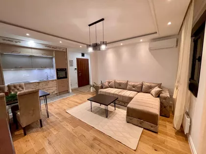 Crveni Krst Vračar | 4zida.rs