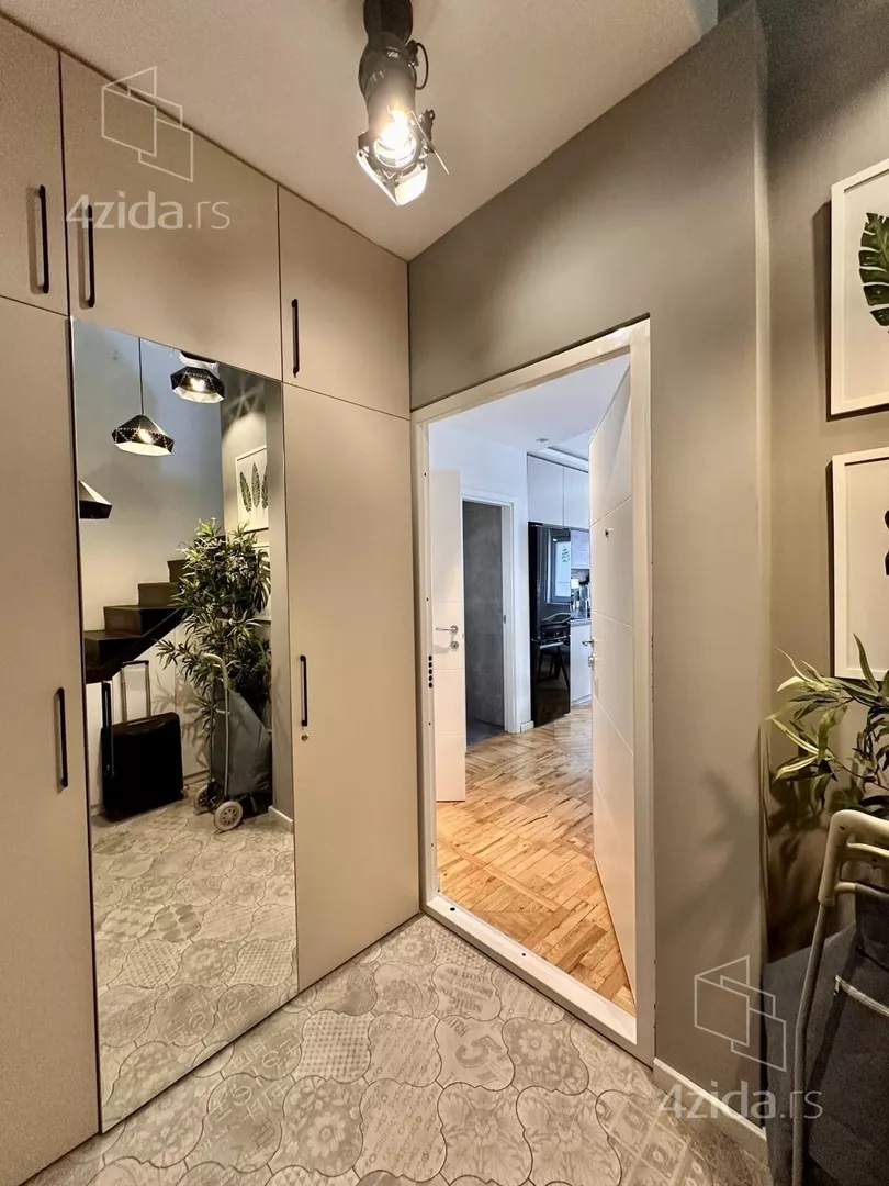 Petosoban stan | 4zida