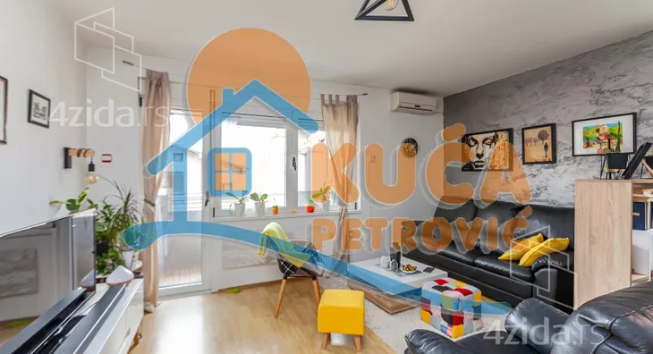 Troiposoban stan | 4zida